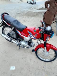Yamaha janoon model 2011 red