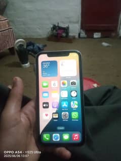 iphone 11 waterpack 10by 10condition