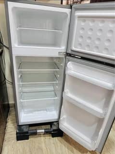 Esquire Dd 65L Refigerator for sale medam size urgent sale