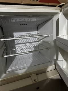 Refrigerator-