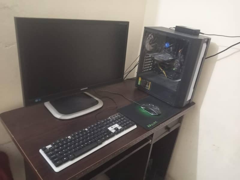 RGB GAMING PC with led, keyboard, mouse, and CPU 3