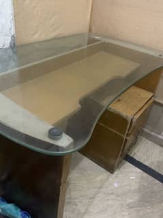 Conputer table
