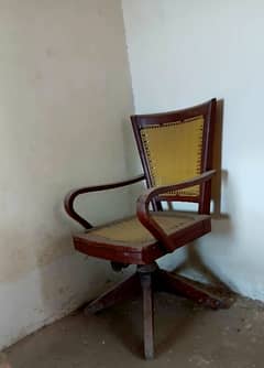 Antique style office chair