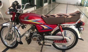 CD 70 Bike Available for sale in Good Condition