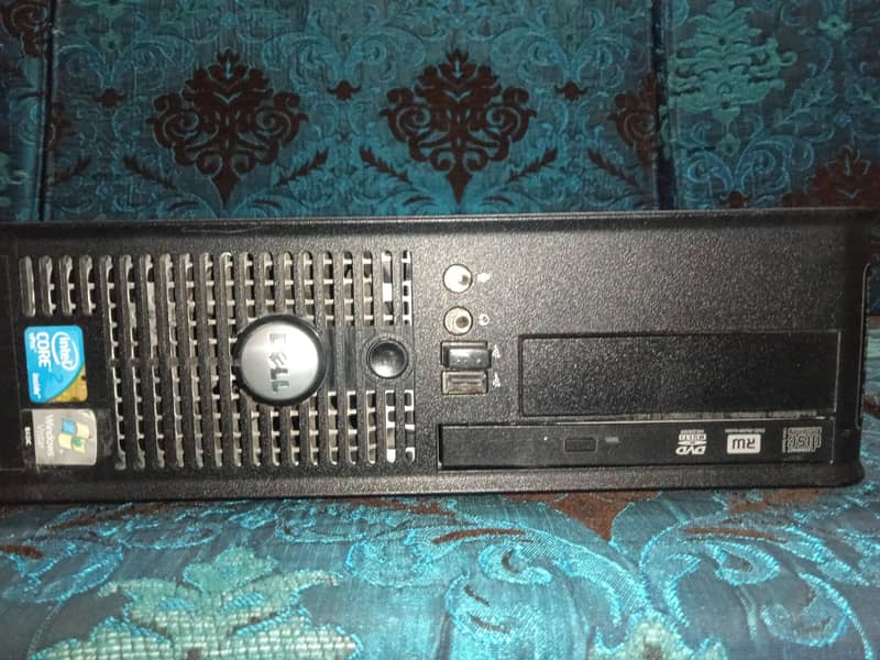 intel  core 2 duo e8500 with 4 GB ram ddr3 (80 GB HDD) 3.00 Ghz speed 4