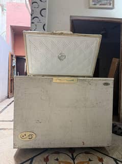 Waves deep freezer