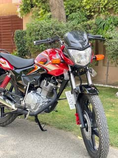 CB 125 brand new for sale just little bit use condition new