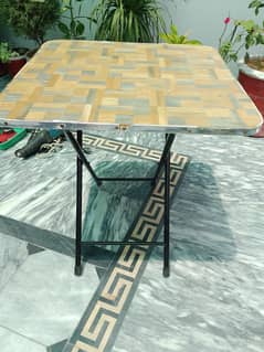 folding table