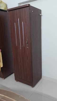 1 door cupboard is available with a lock