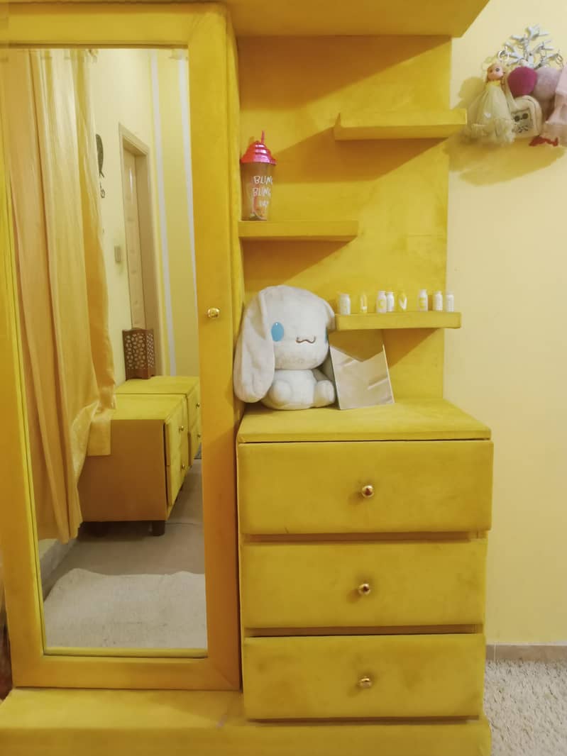 bed with side table and dressing table 1