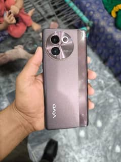 Vivo V30e 8+8/256 5G back halki si damge