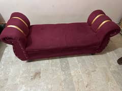 Comfortable Settie For  Very Less Used