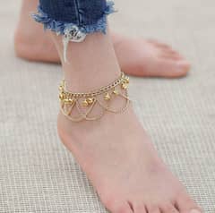 Kustunning gold plated pair of bells anklet