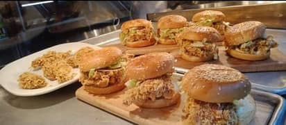 Fast food helper ki zarorat hai