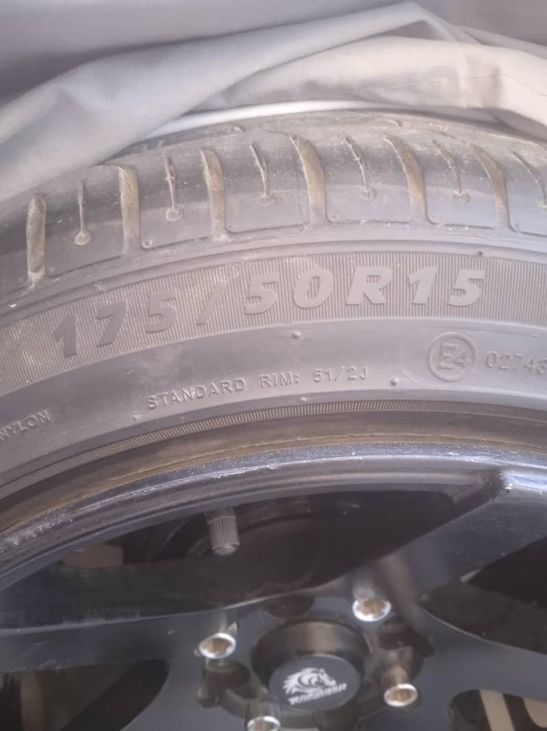 i Wana sell emotion R 15 allowrim and low profile tyre condition 10/10 1