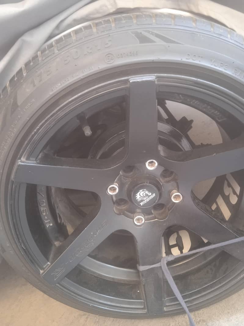 i Wana sell emotion R 15 allowrim and low profile tyre condition 10/10 2