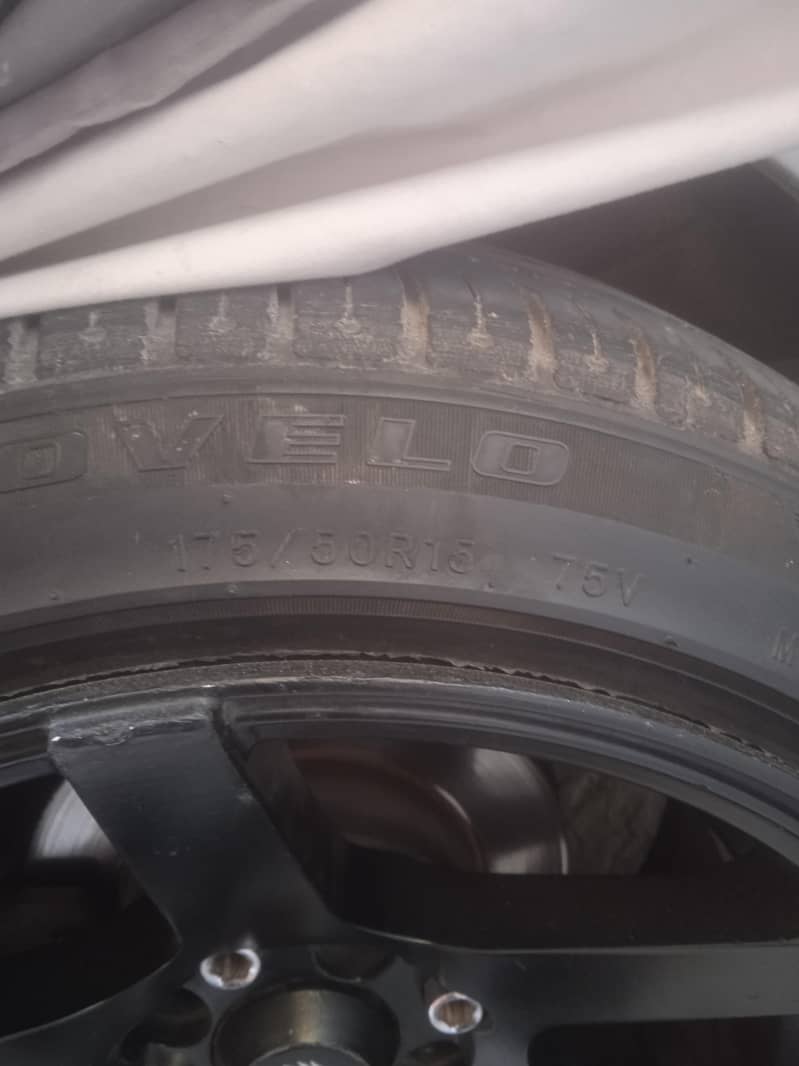 i Wana sell emotion R 15 allowrim and low profile tyre condition 10/10 3
