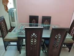 6 chairs dinning table set available in reasonable price