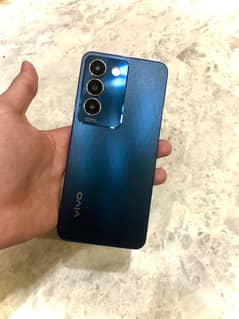 VIVO Y100 8GB+256GB WITH ORIGINAL BOX AND CHARGER