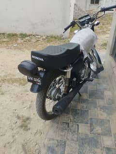 selling honda 125 at reasonable price