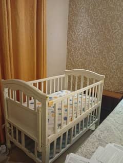 baby cot
