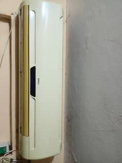 Chilling 1.5 Ton Kentax AC – Just Needs a Service!