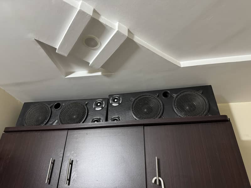 Hand Made Amplifiers    (Big Transformer installed in amplifier) 1