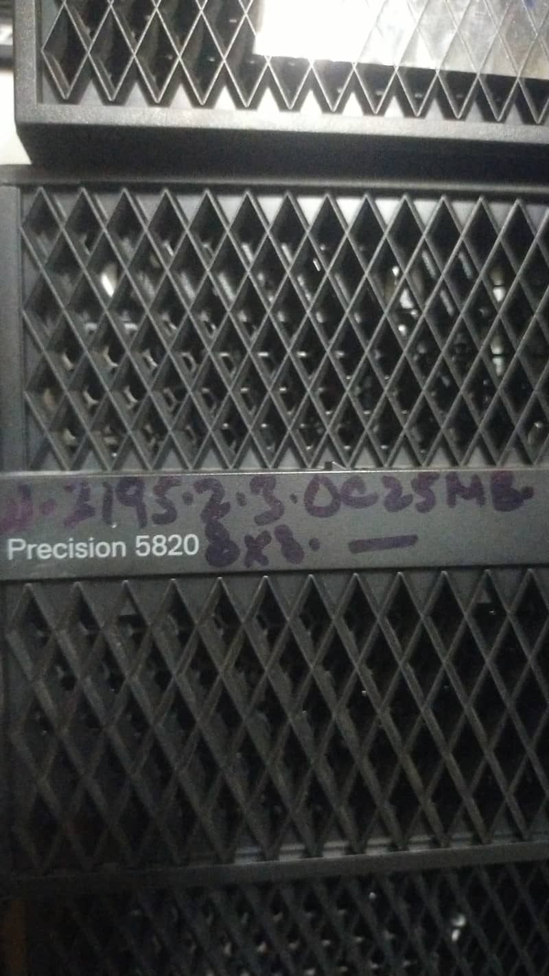 Dell Precision T5820 Workstation w2195 18 Core 36 thread 0