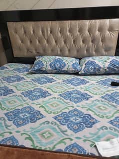 Bed urgently sale