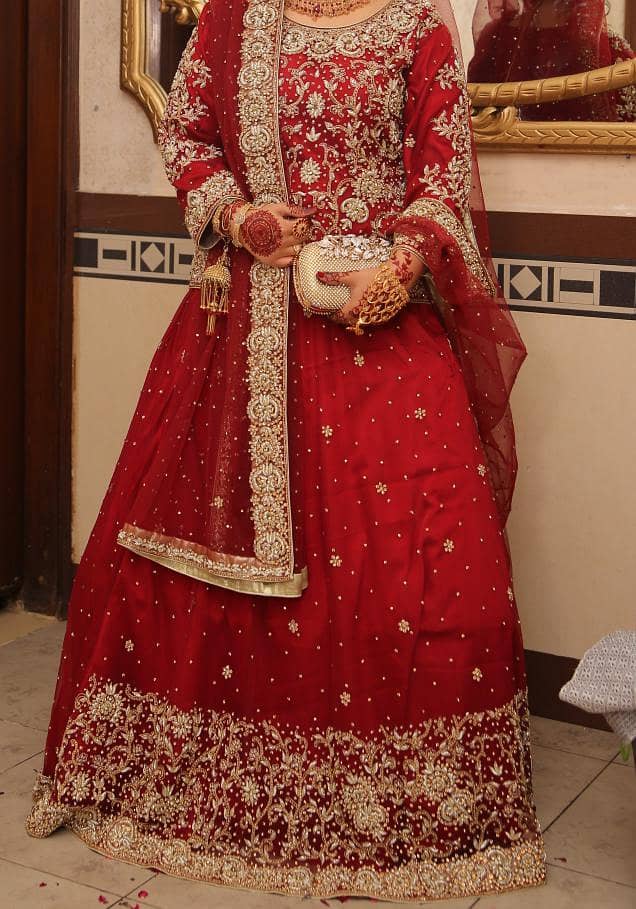 customized lehnga 0