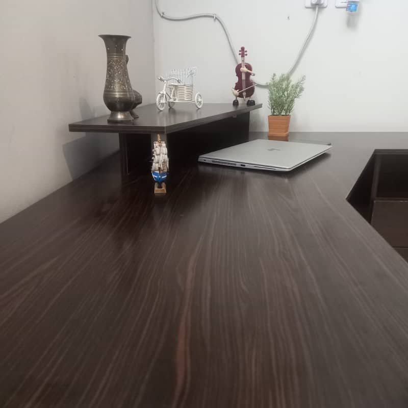 Workstation Computer Table (9.3 condition - minor scratches) 10