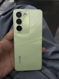 y100