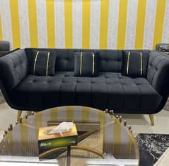 7 SEATER SOFA WITH TABLE AND CARPET