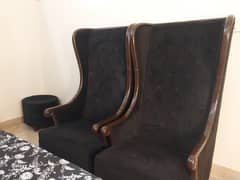 High chairs with round table