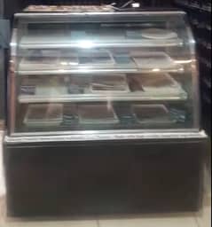Imported D-Shaped Bakery Chiller – 4ft (4-Tier)