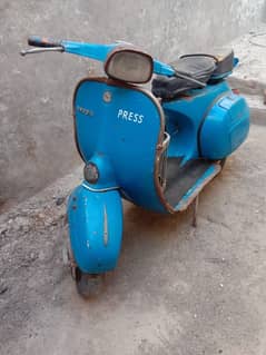 Vespa Super 1977