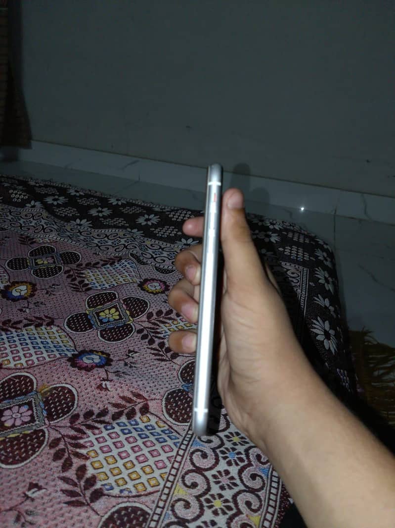 Iphone XR(non pta) + Iphone XR (JV) both seprate available 5