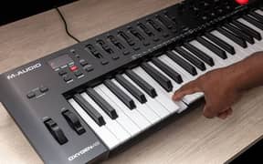 oxygen 49 Midi controller