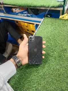 iphone 11 non PTA just back Brak