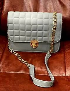 “This Crossbody = Instant Outfit Upgrade ”