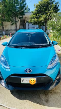 Toyota Aqua Hybrid 2017 G grade. Push start.