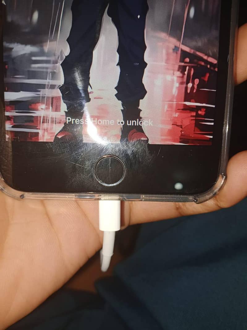 iphone 7 plus 32 gb button problem not working properly Baki sab ok ha 2