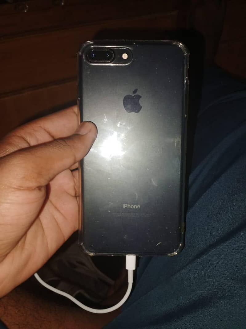 iphone 7 plus 32 gb button problem not working properly Baki sab ok ha 3