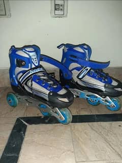 Mint condition roller skates with Support {BOUGHT FROM SAUDI ARAB}
