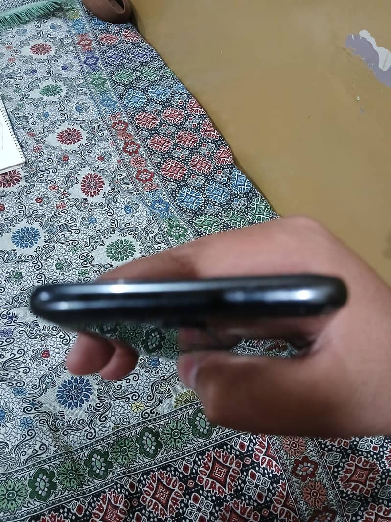 Redmi note 8 pro only back break ha exchange possible ha 9