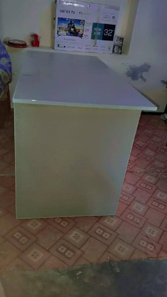 office table with drawers and storage. Good Condition 0