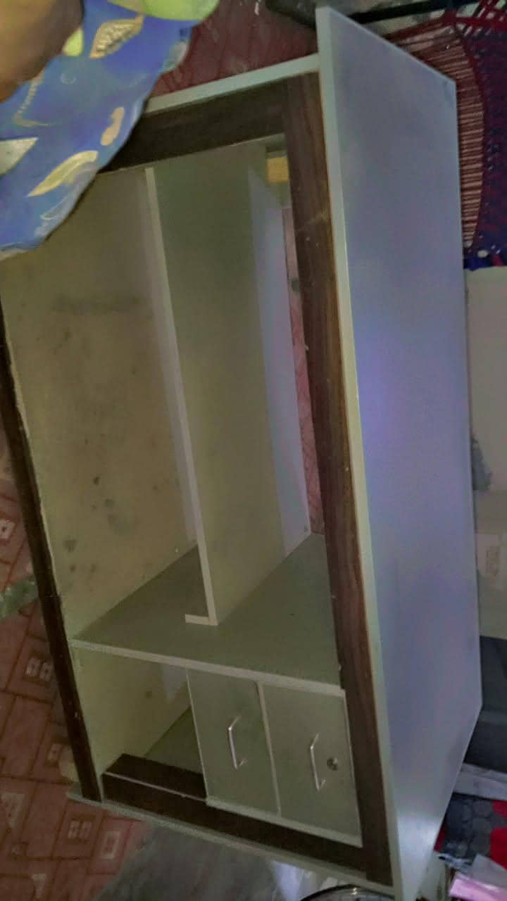 office table with drawers and storage. Good Condition 3