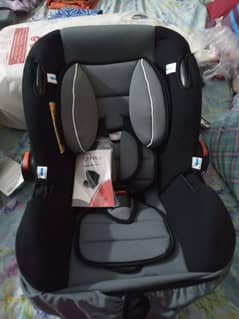 Zubaidas baby cot brand new