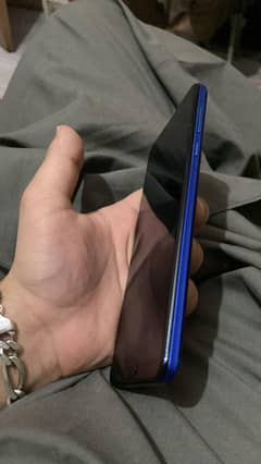 Aquos R5