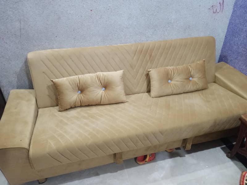sofa cmbed 1